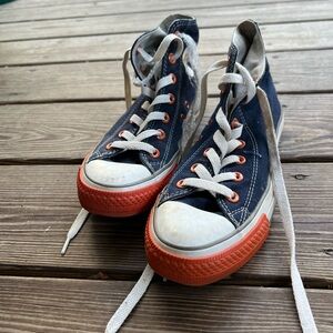blue & orange Converse All Star / Chuck Taylor’s